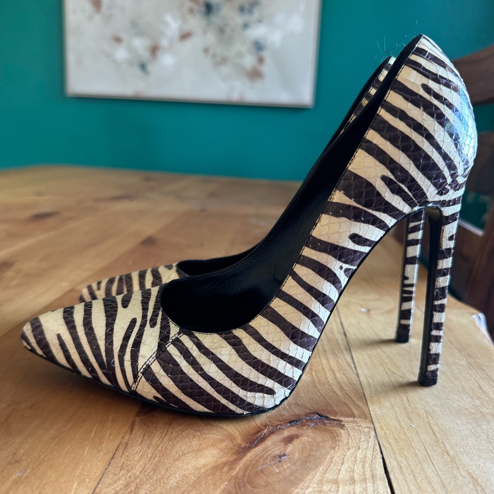 Saint Laurent High Heel Snakeskin Zebra Leather Pumps 37 1/2